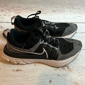 Nike Black and Gray Running Shoes Nike React- EXCELLENT CONDITION
